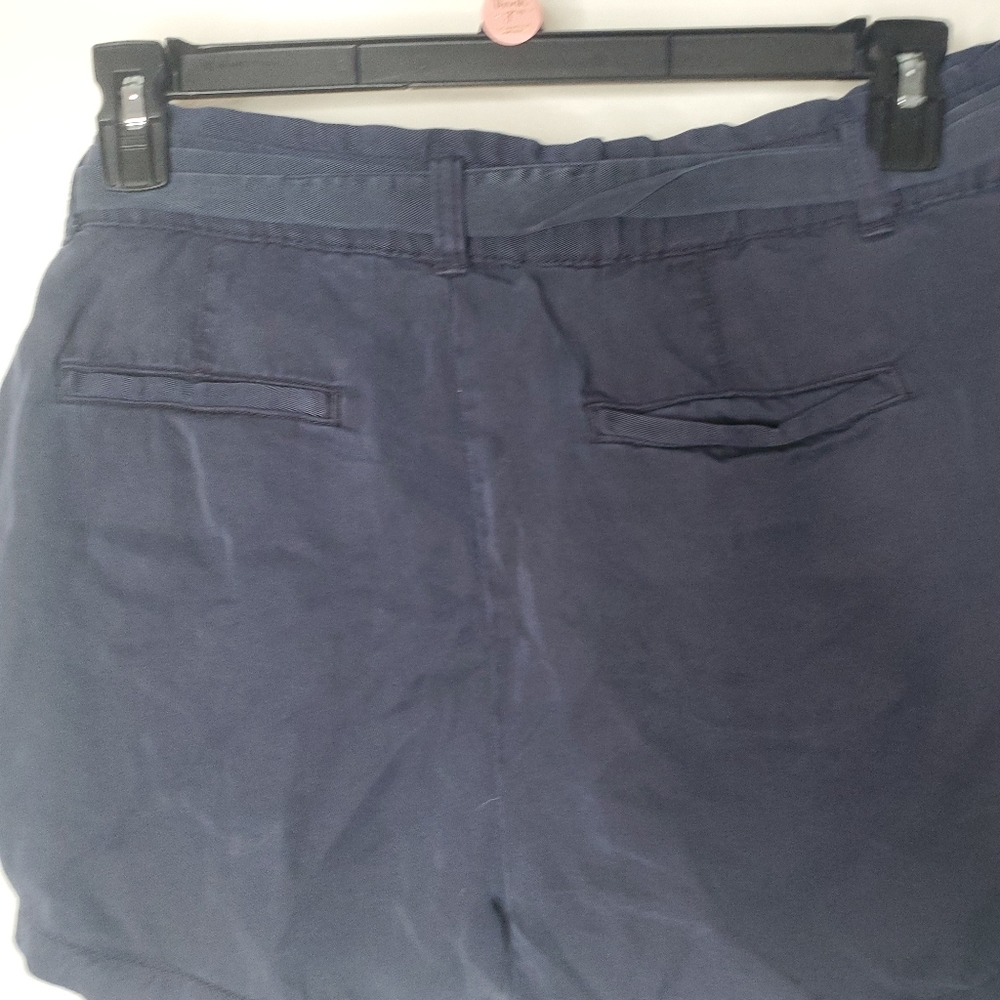 Daily Ritual shorts - Picture 8 of 9